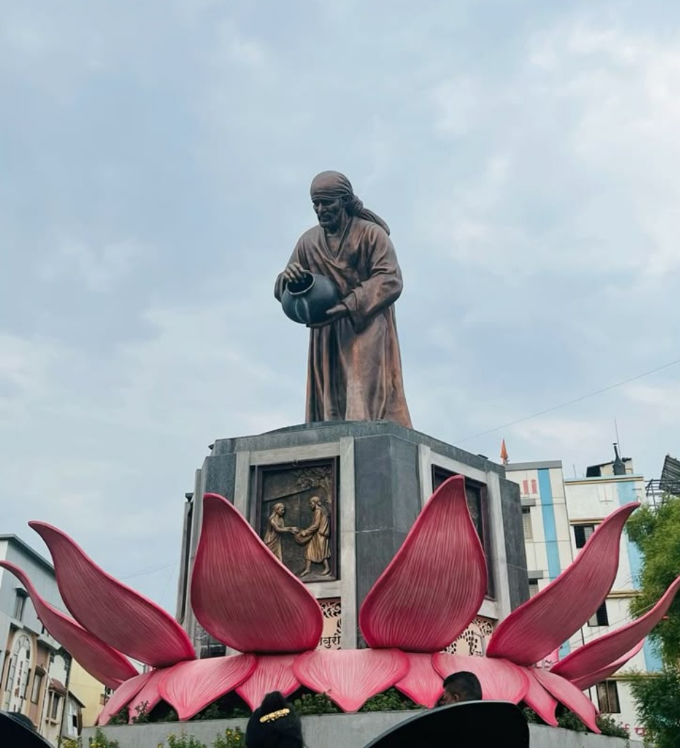 Pune to Shirdi Taxi Service